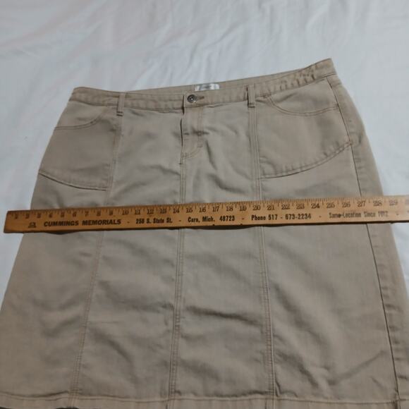 CJ BANKS women's 24 Khaki Mini-Skirt Cotton/Poly/Spandex blend Classic Timeless - Picture 7 of 10